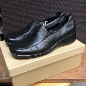 Naturalizer womens Black Leather Loafers NIB